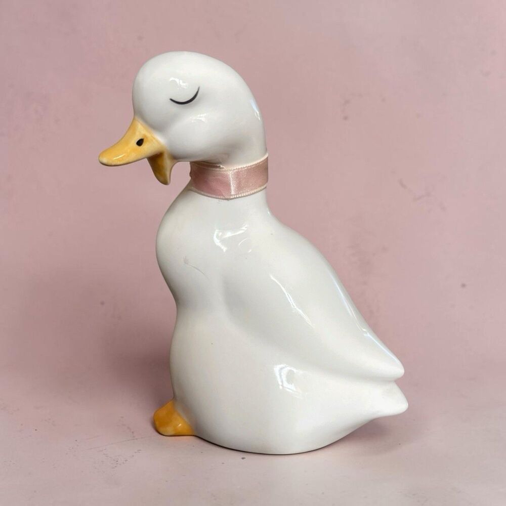 White Ceramic Duck Goose With Pink Ribbon Made In Taiwan